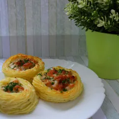 Картофельные гнёзда с курицей и грибами