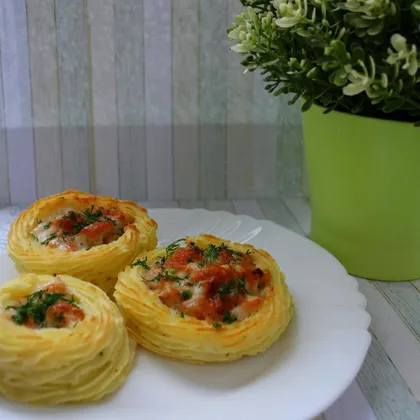 Картофельные гнёзда с курицей и грибами