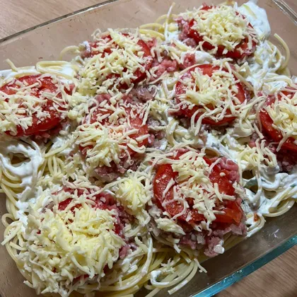 'Гнёзда' из спагетти с фаршем, помидорами и сыром (в духовке)