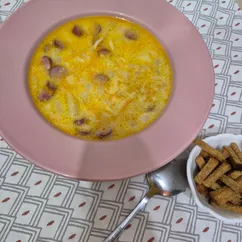 Сырный суп с охотничьими колбасками