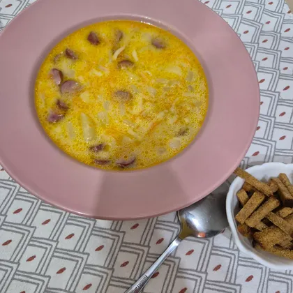 Сырный суп с охотничьими колбасками