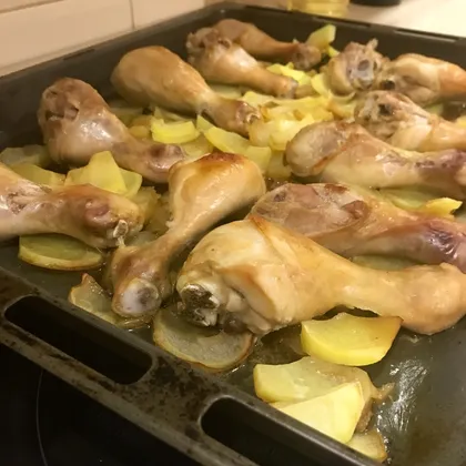 Куриные голени с картошкой