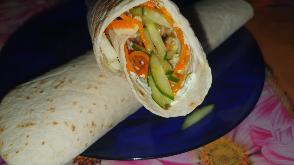 Ролл с курицей