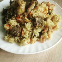 Плов с куриными желудками