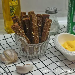 Сухарики из черного хлеба в духовке