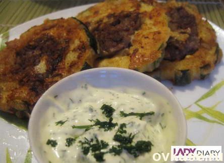 Жареные кабачковые кольца с фаршем