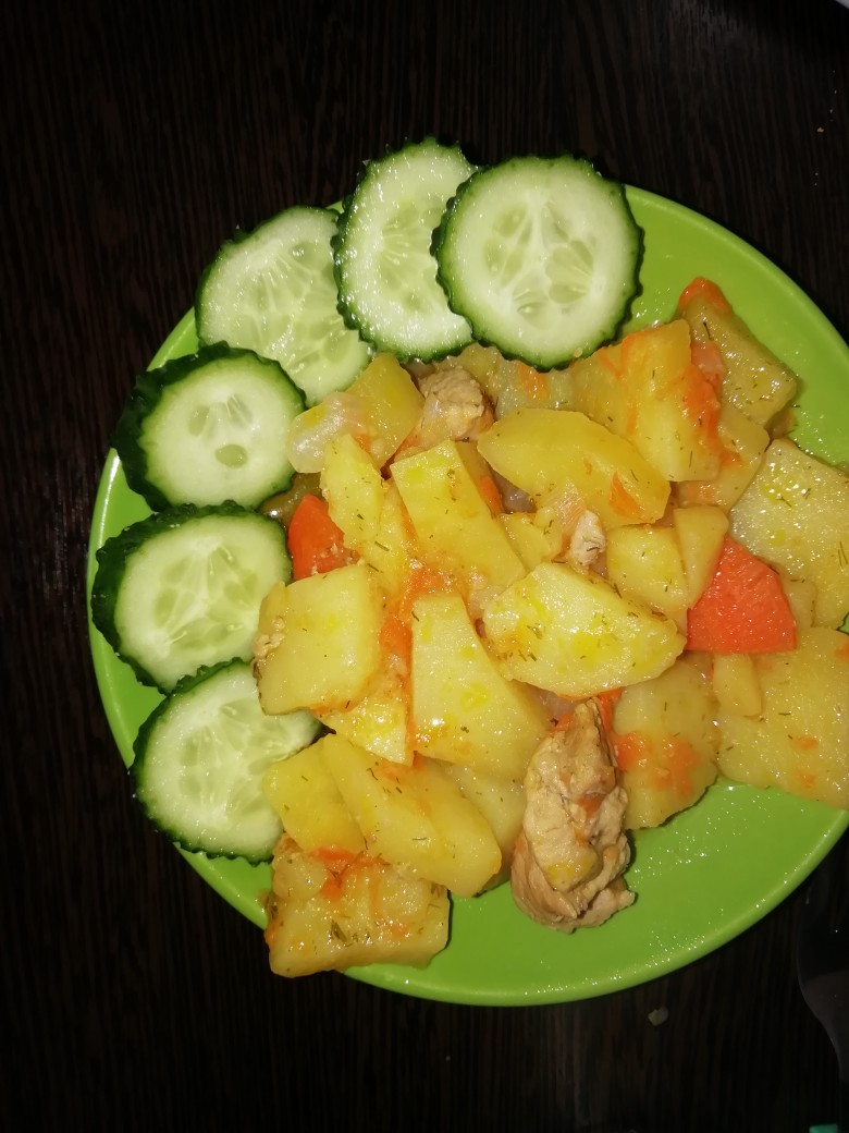 Свинина тушёная с картофелем