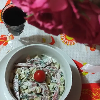 Салат с копчёной колбасой и не только))