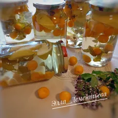 Компот из алычи и яблок с мятой и душицей на зиму