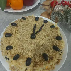 Салат с курицей и черносливом 