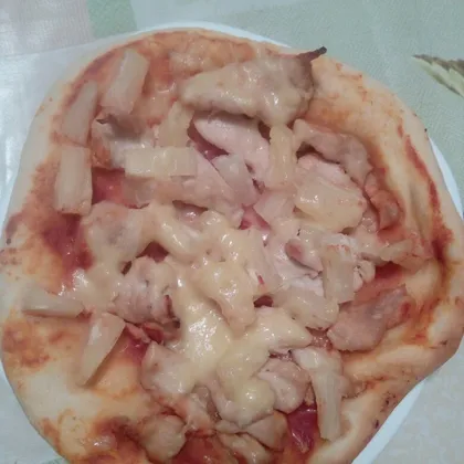 Пицца 'Курица с ананасом'