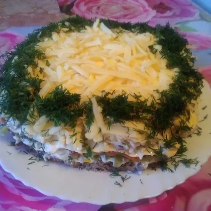 Слоёный салат с говядиной и сыром