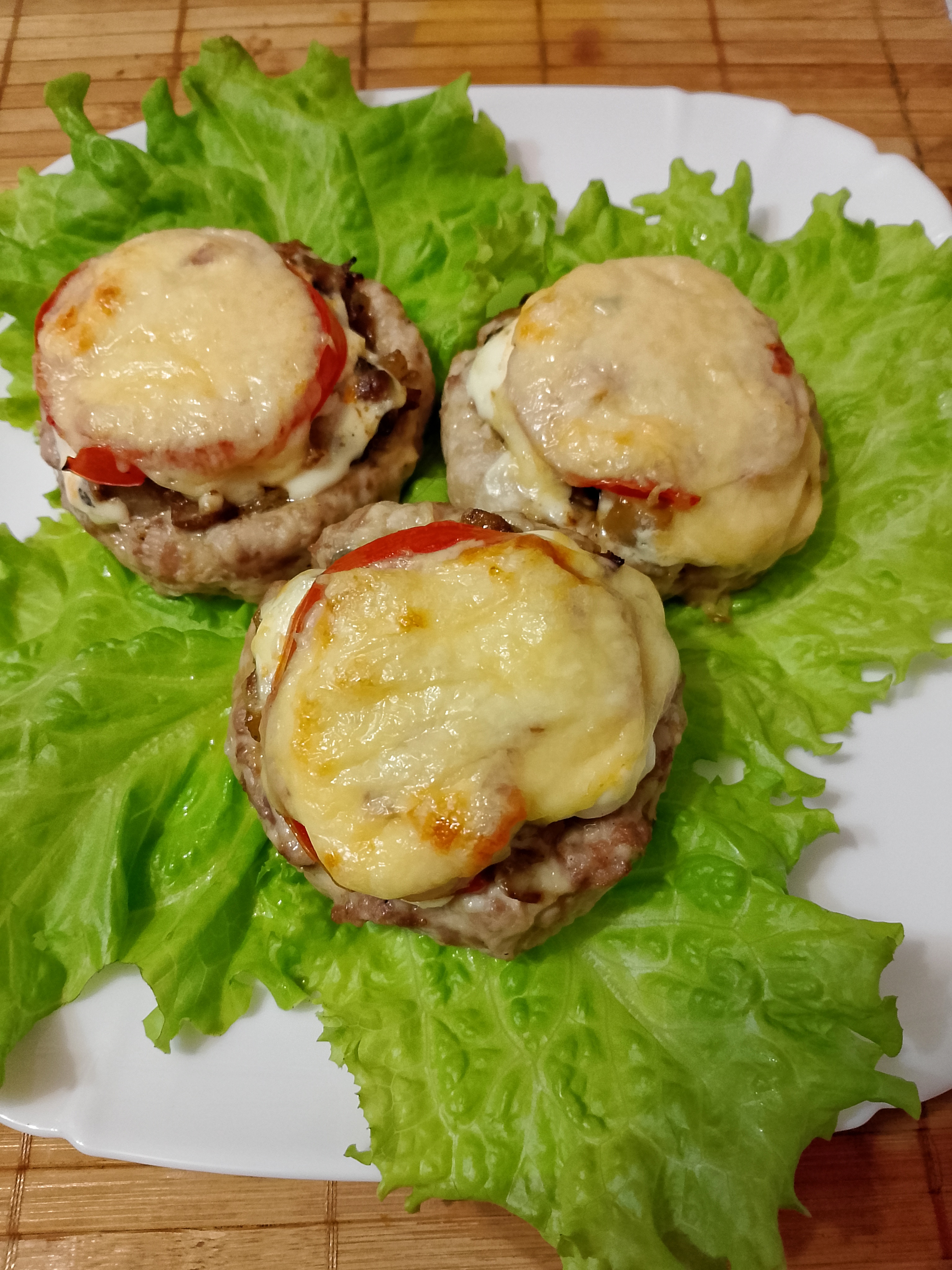 Мясные гнёзда из филе индейки с грибной начинкой