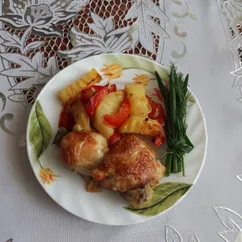 Курочка запечёная с овощами