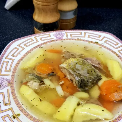Уха (рыбный суп)