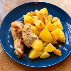 Картошка с курицей и ананасами в рукаве