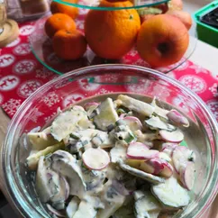 Салат из редиса, огурца и яиц