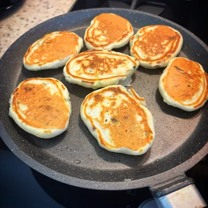 Оладушки с фаршем и зелёным луком