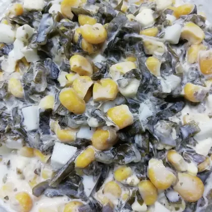 Салат из морской капусты 'Дальневосточный' с кукурузой и яйцом