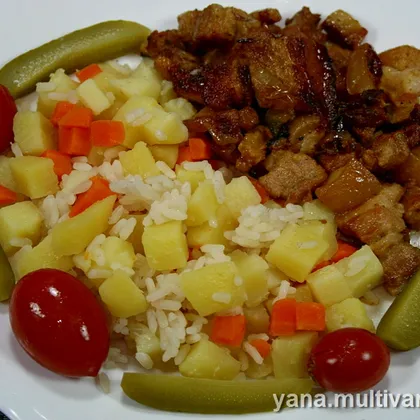 Грудинка в соусе и рис с овощами (2 в 1)