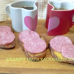 Гренки  с колбасой 