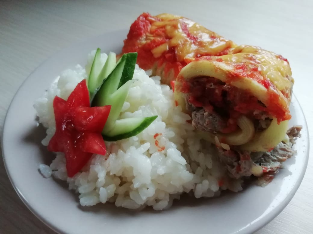 Рулетики из кабачка с фаршем из дикой свиньи