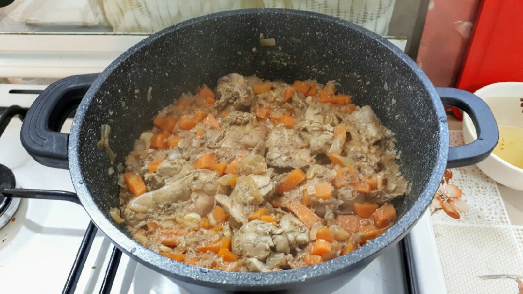 Куриная печень, жареная с луком и морковью - рецепт с фото пошагово