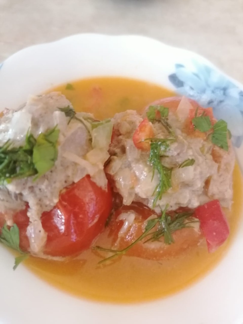 Помидоры  в собственном соку, фаршированные мясным фаршем