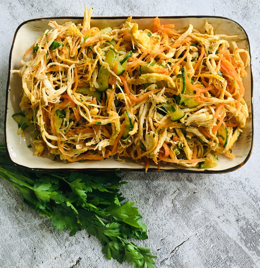 6 рецептов салатов с корейской морковкой и кальмарами