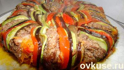 Рататуй с мясными медальонами