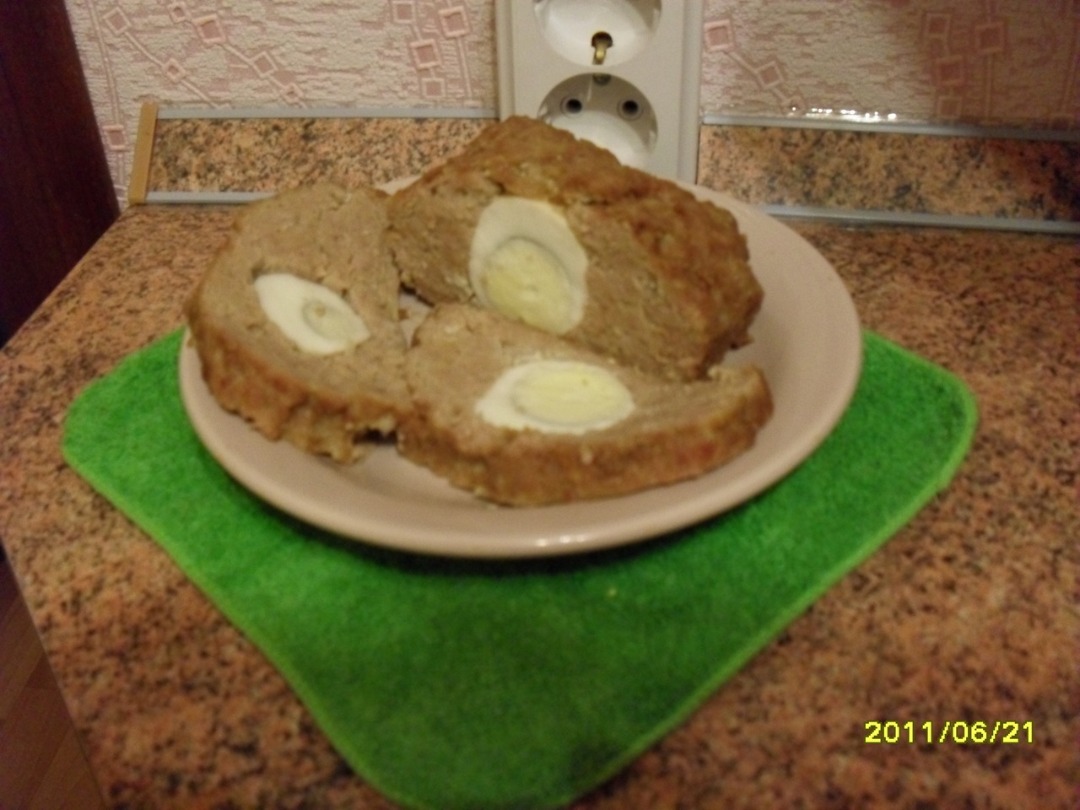 Мясное полено с начинкой