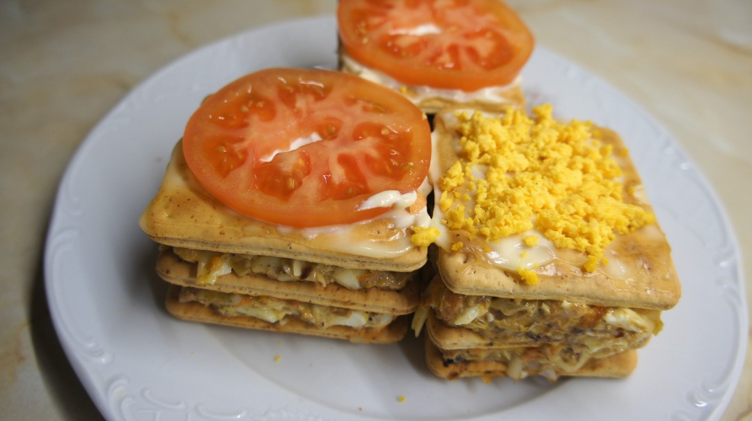 Крекеры с рыбной начинкой. Очень вкусная холодная закуска