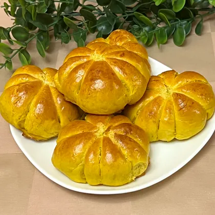 Булочки из тыквенного теста с яблоками