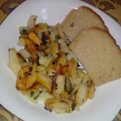 Жареная картошка +горячий хлеб