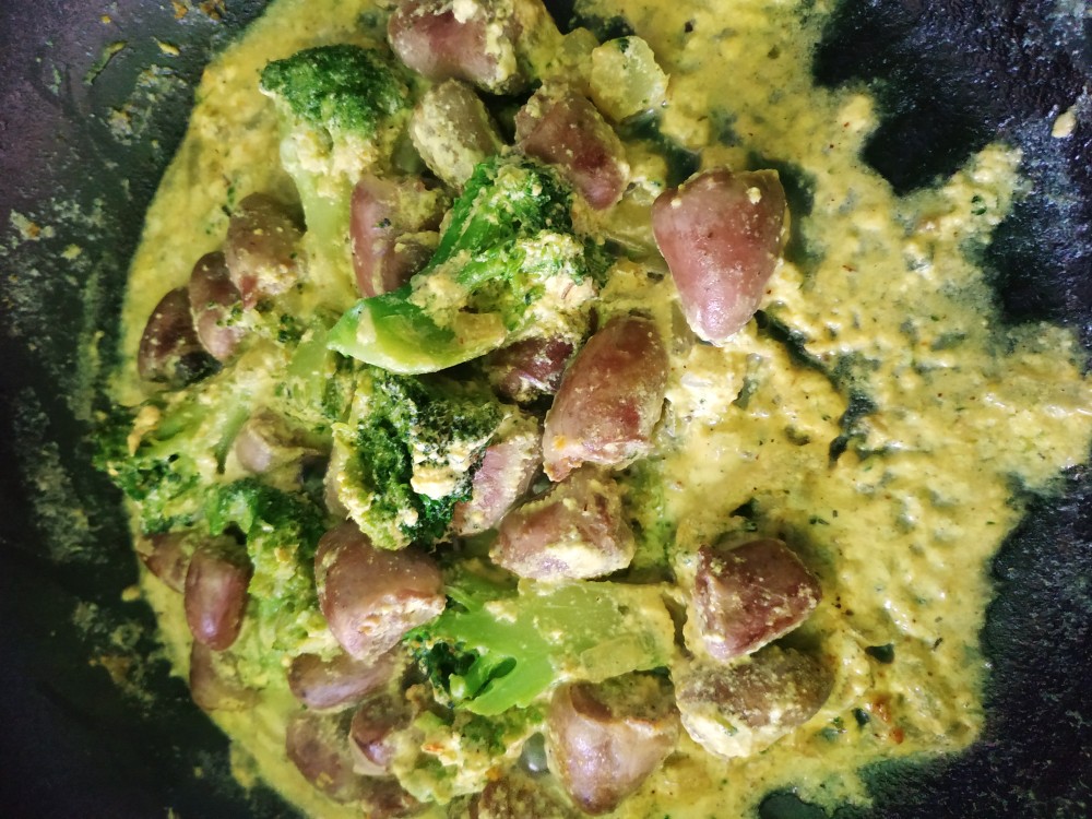 Сердечки с овощами в сливочном соусе