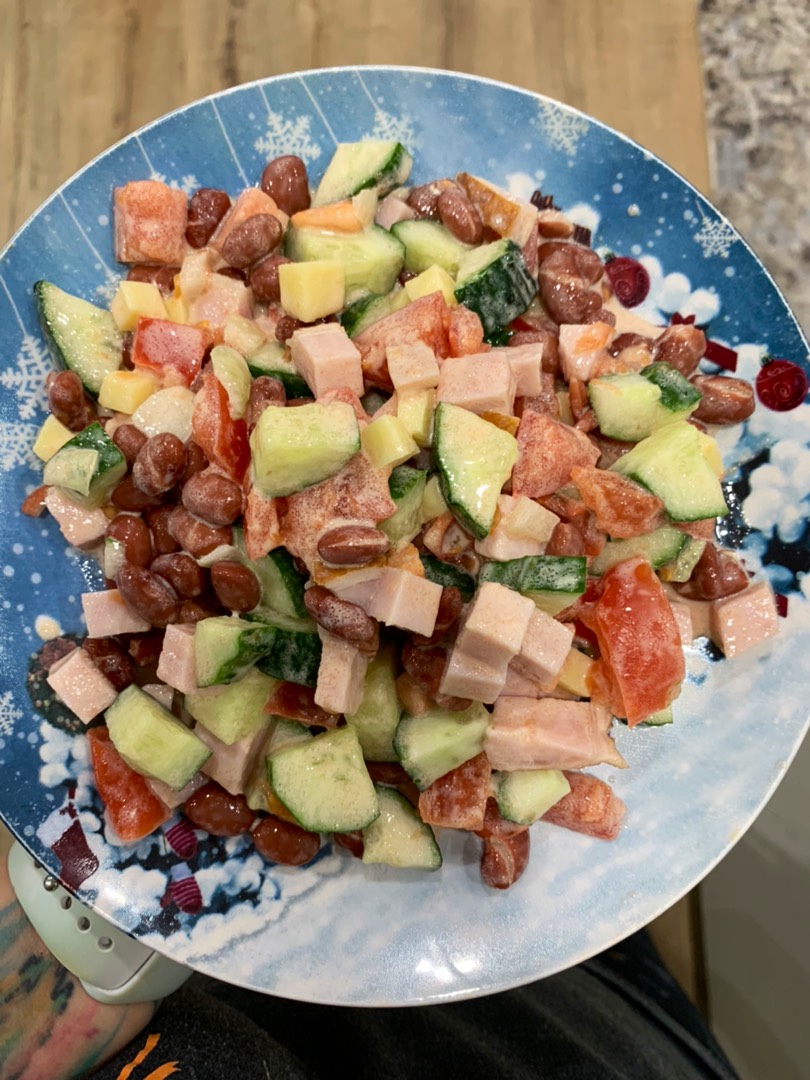 Салат с фасолью