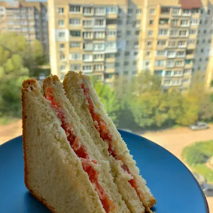 Сэндвич с красной рыбой и творожным сыром