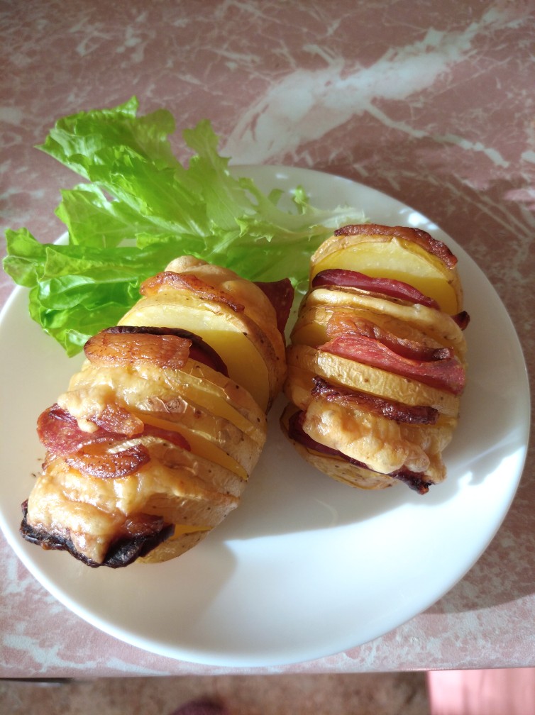 Печёный молодой картофель