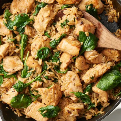 Рецепт аппетитного цыплёнка с рисом и чесноком