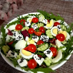 Салат с рукколой