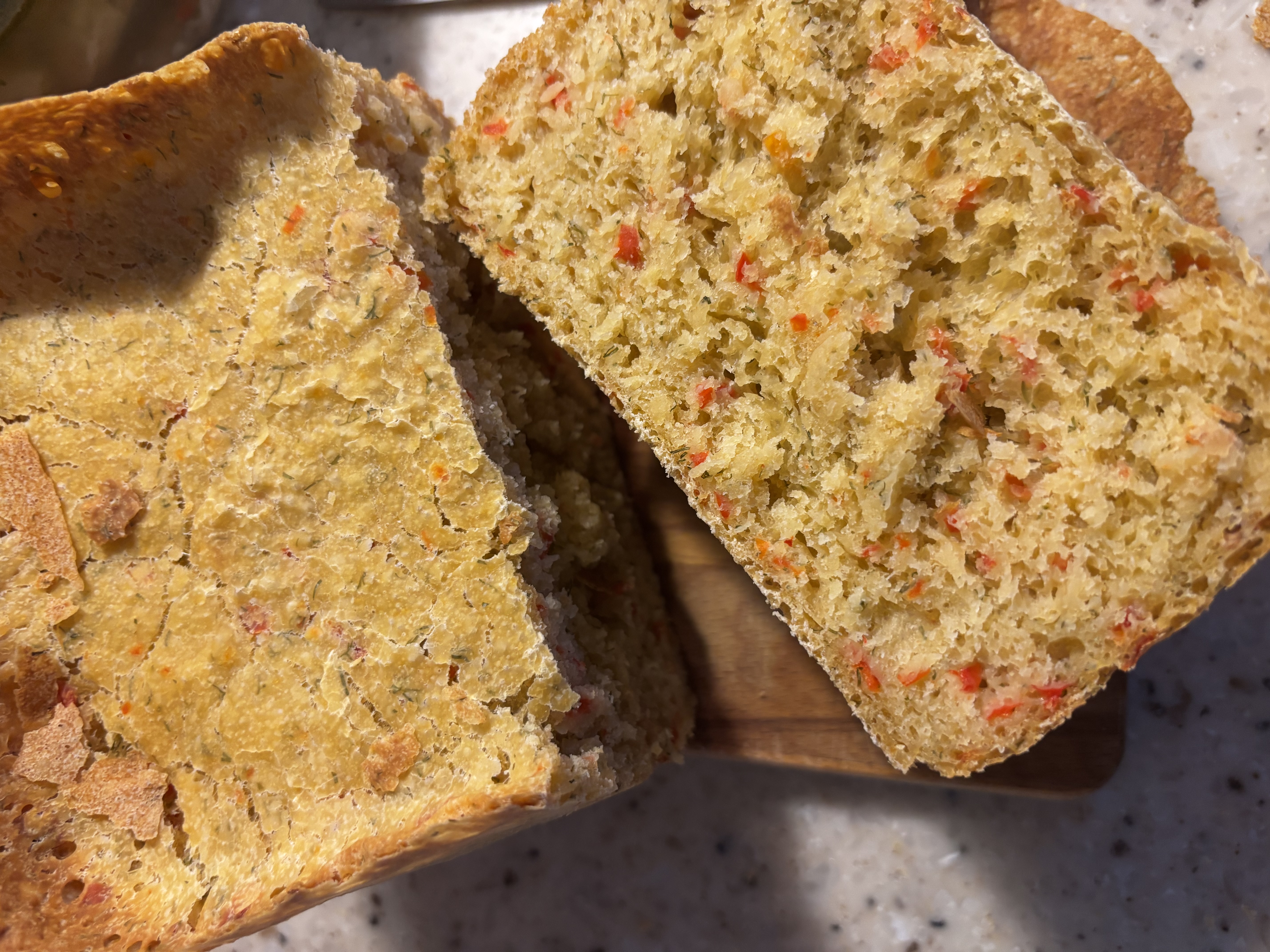 Хлеб с болгарским перцем и укропом в ХП