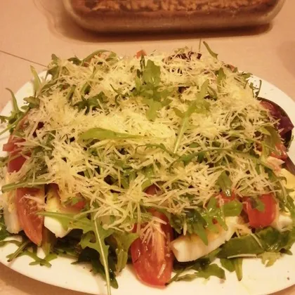 Салат с авокадо и рукколой