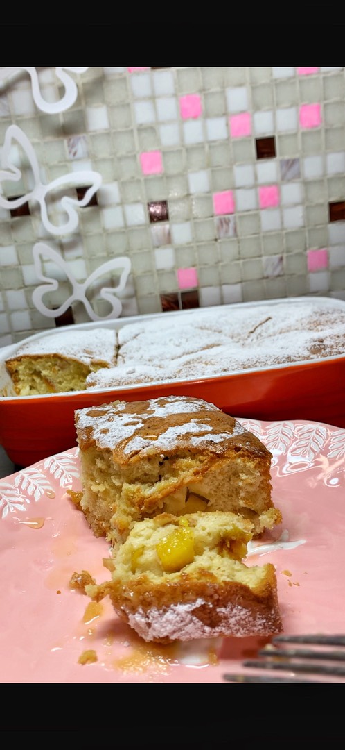 Шарлотка с яблоками и нектаринами