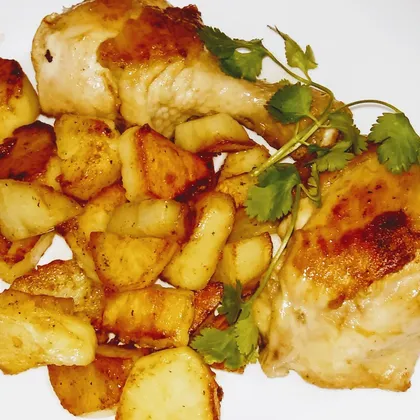 Курица с картошкой фри в одной сковороде