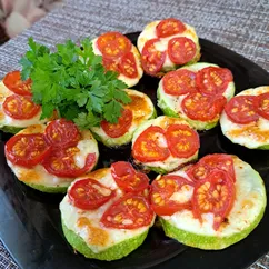 Запеченные кабачки с черри