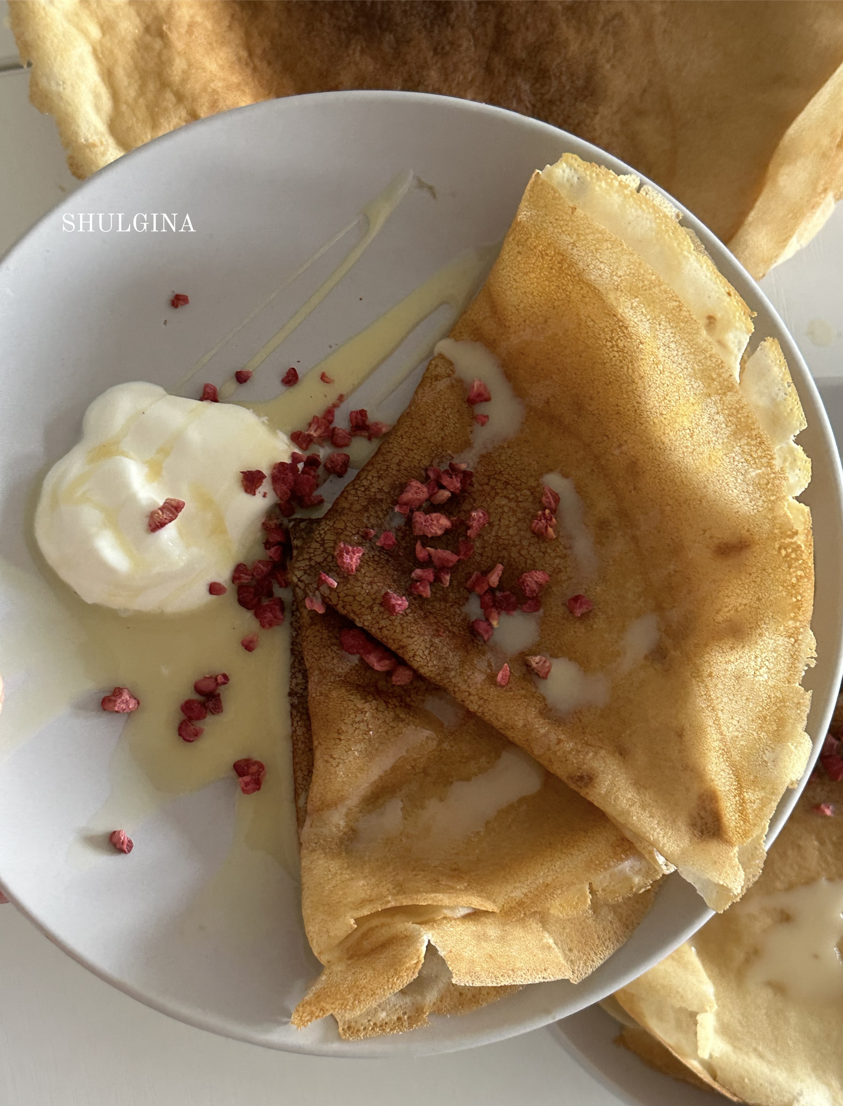 Нежные и тонкие блинчики на кефире