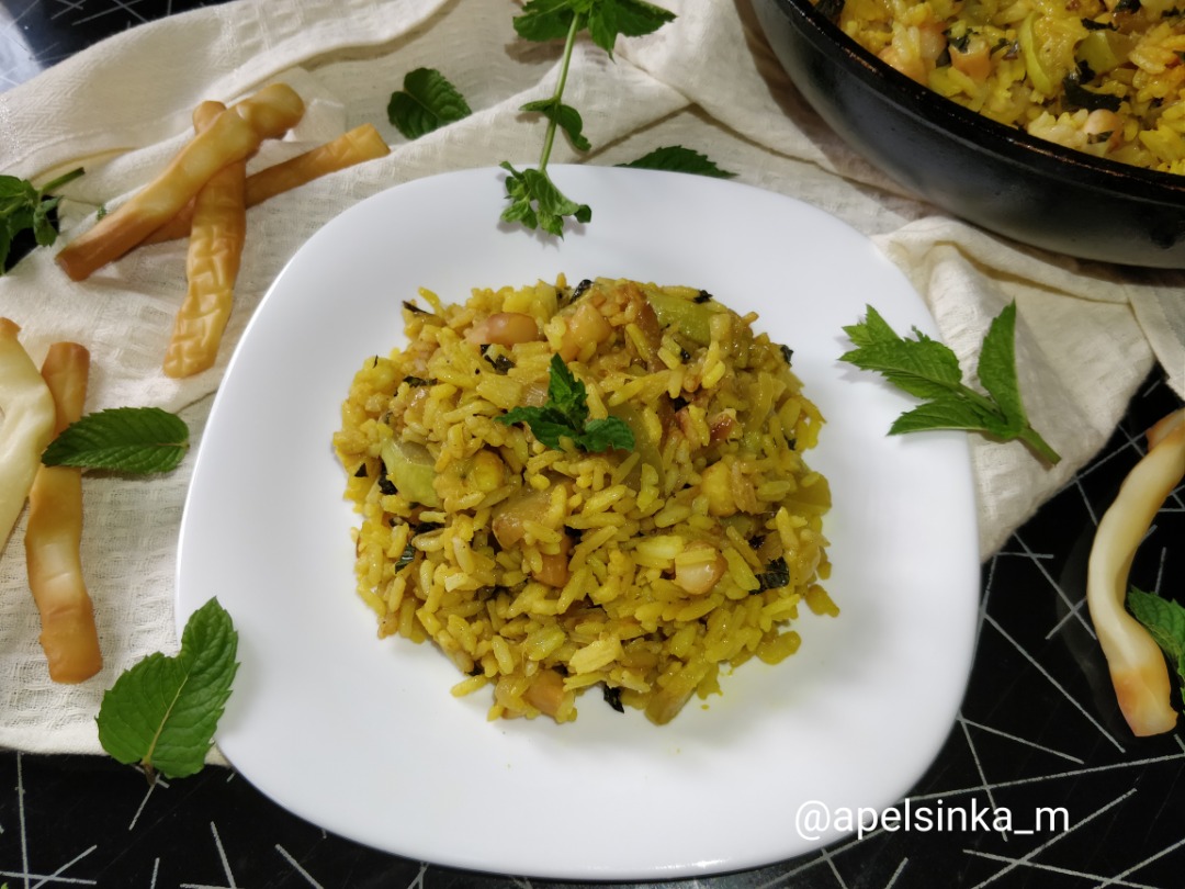 Рис с овощами на сковороде с кабачками и помидорами. Вкусный и быстрый в приготовлении рецепт!