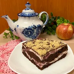Пирог Брауни с творогом и ягодами