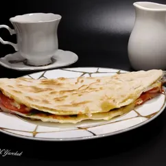 Завтрак на лаваше с начинкой