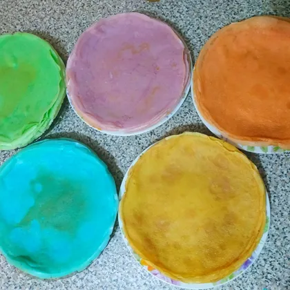 Разноцветные блины для тортов и пирогов
